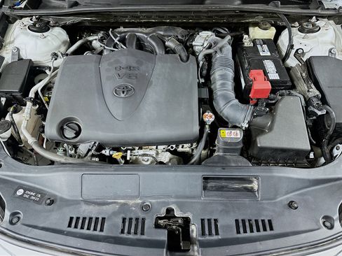 Used 2019 Toyota Avalon Limited image 30