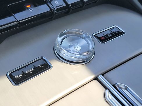 New 2025 Lincoln Navigator L Reserve w/ Jet Appearance Package image 23