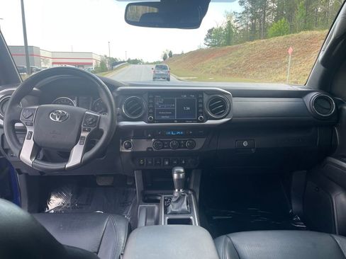 Used 2022 Toyota Tacoma Limited RWD image 21