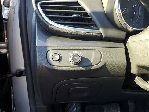 Used 2022 Buick Encore Preferred image 21