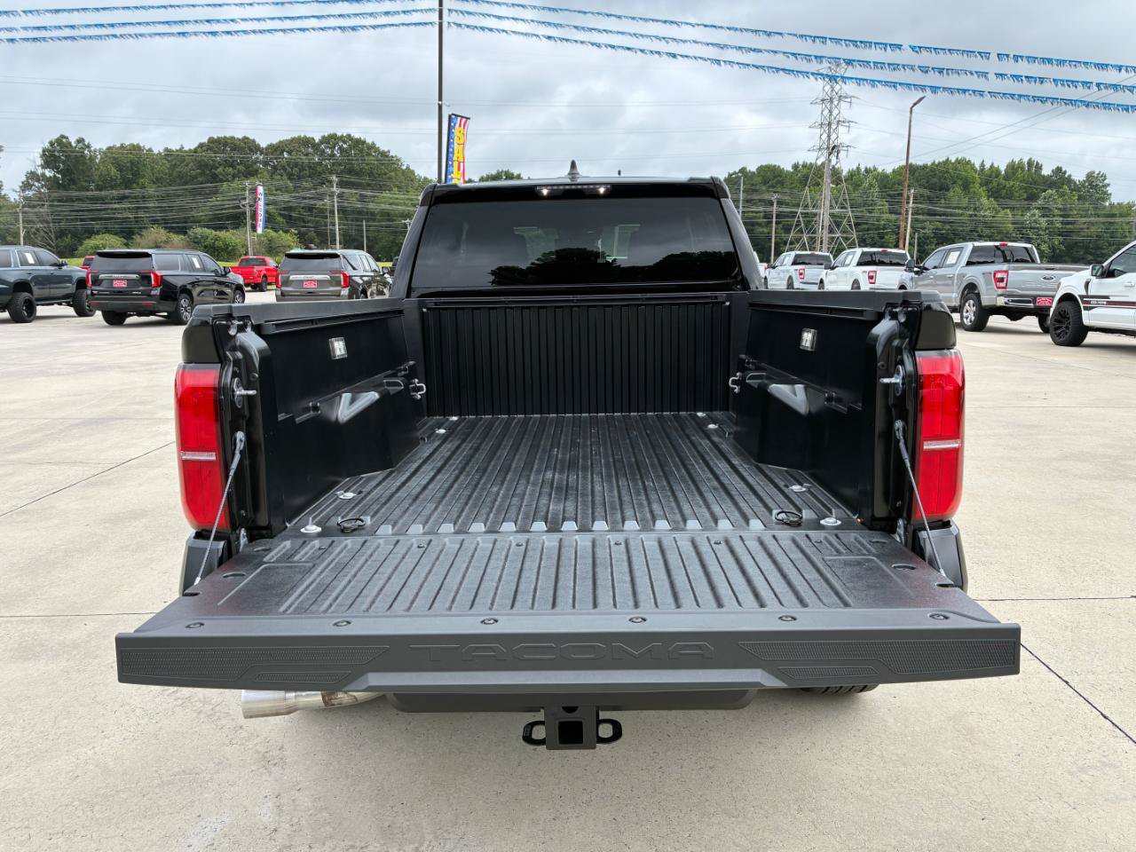 Used 2025 Toyota Tacoma TRD Sport AWD/4WD image 29