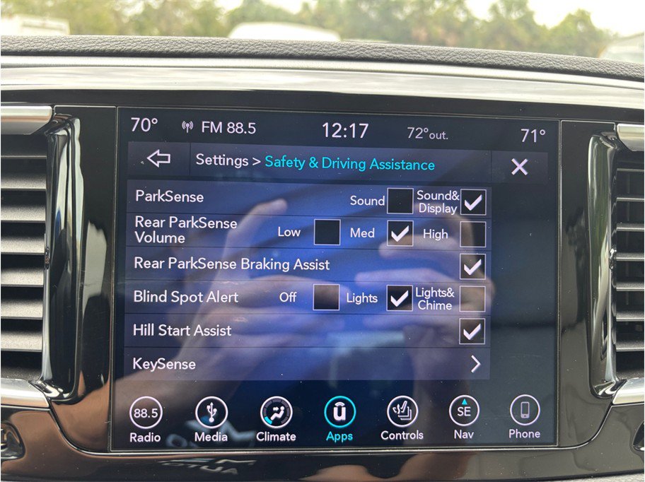 Used 2018 Chrysler Pacifica Limited FWD image 30