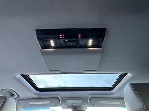 Used 2018 Chevrolet Tahoe LT image 33