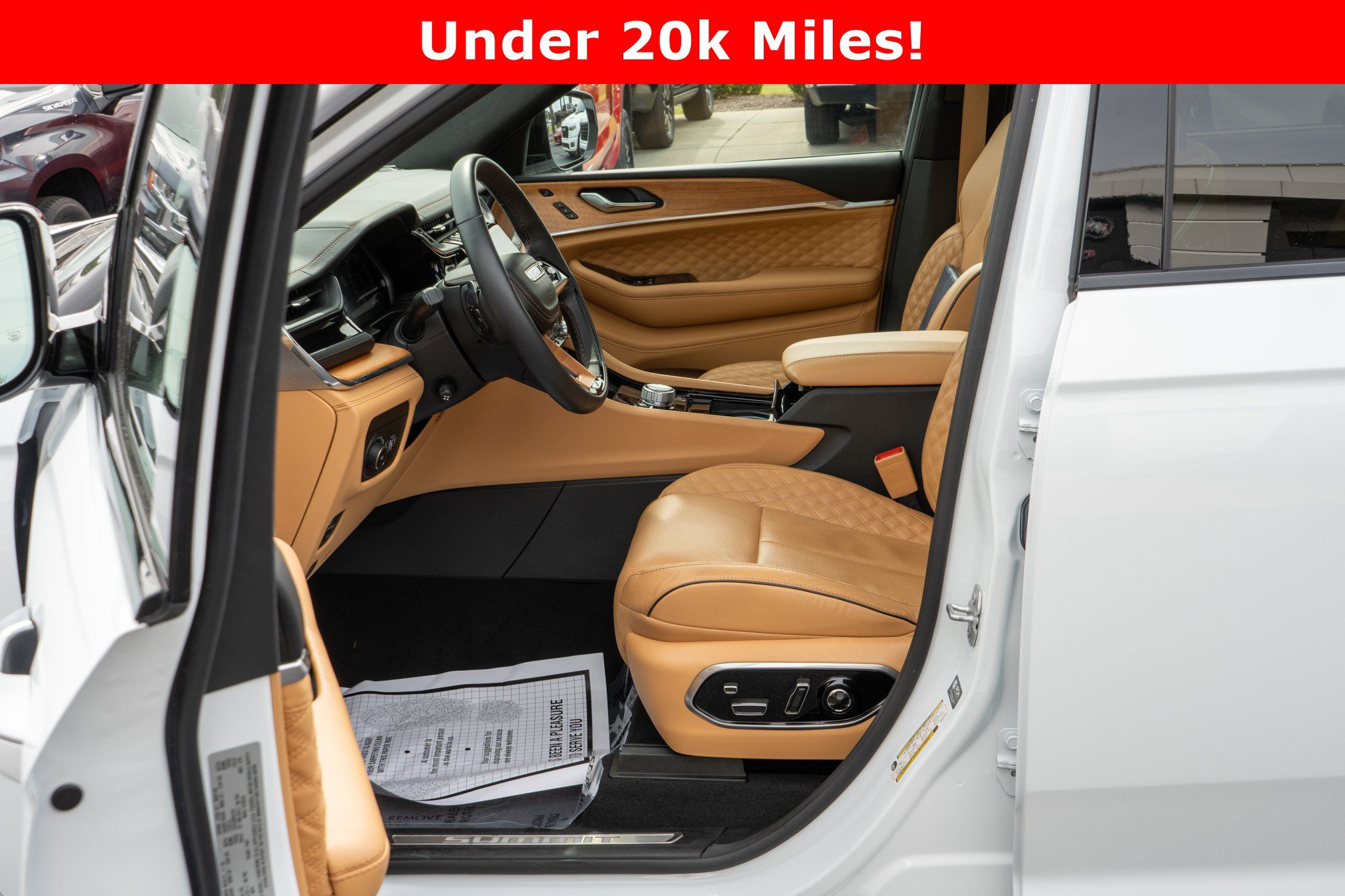 Used 2024 Jeep Grand Cherokee L Summit AWD/4WD image 28