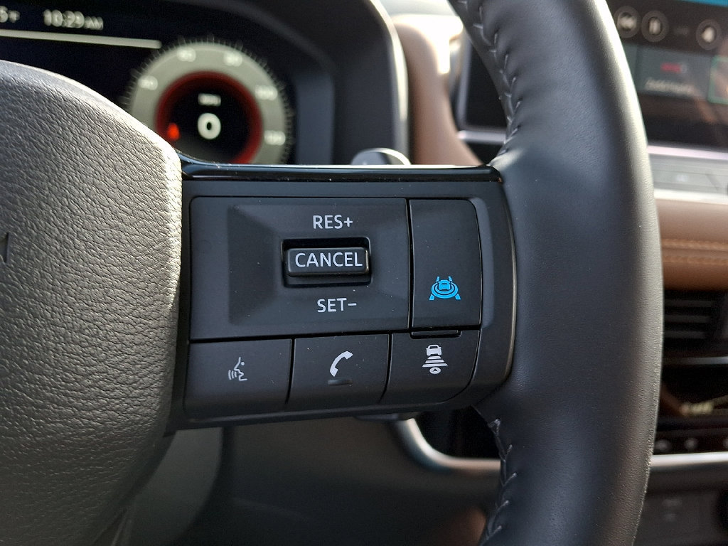 Used 2025 Nissan Rogue Platinum AWD/4WD image 23