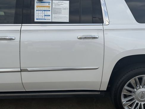 Used 2018 Cadillac Escalade ESV Platinum image 17