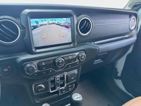 Used 2023 Jeep Wrangler Unlimited Sahara AWD/4WD image 25