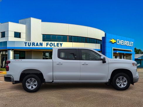 Used 2026 Chevrolet Silverado 1500 LT AWD/4WD image 7