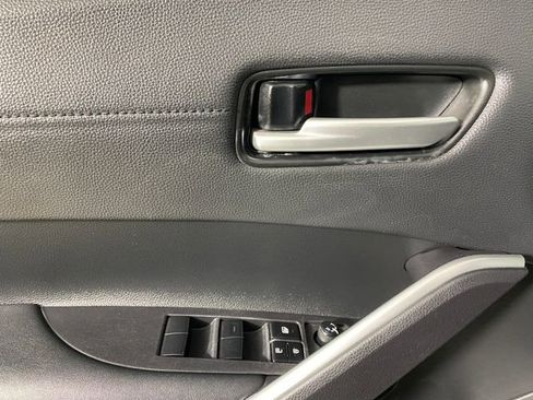 Used 2024 Toyota Corolla Cross XLE image 21