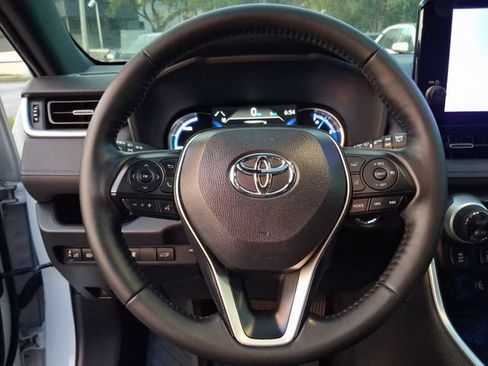Used 2025 Toyota RAV4 XSE w/ Weather Package AWD/4WD image 16