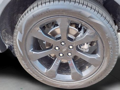 Used 2023 Ford Explorer ST-Line w/ Class IV Trailer Tow Package AWD/4WD image 8