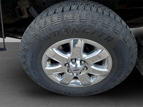 Used 2014 Ford F150 XLT w/ Equipment Group 302A Luxury image 32