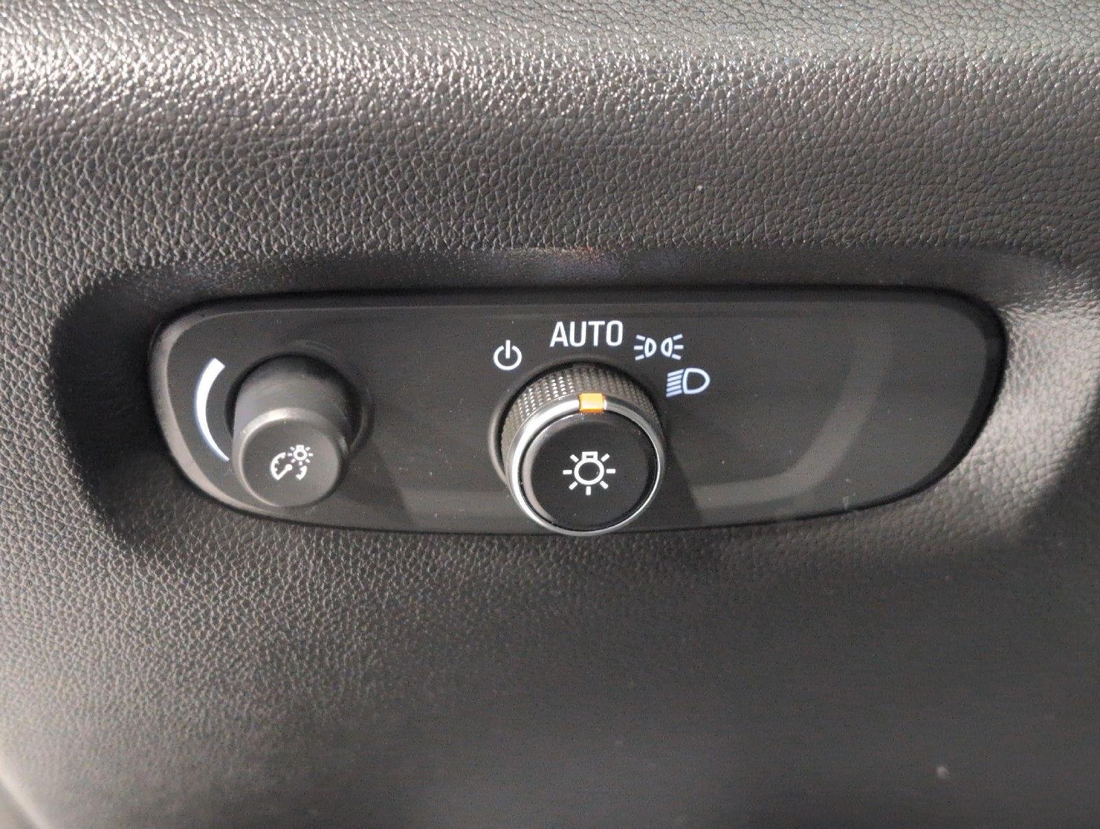 Used 2023 Chevrolet Traverse LT w/ LPO, Floor Liner Package AWD/4WD image 11