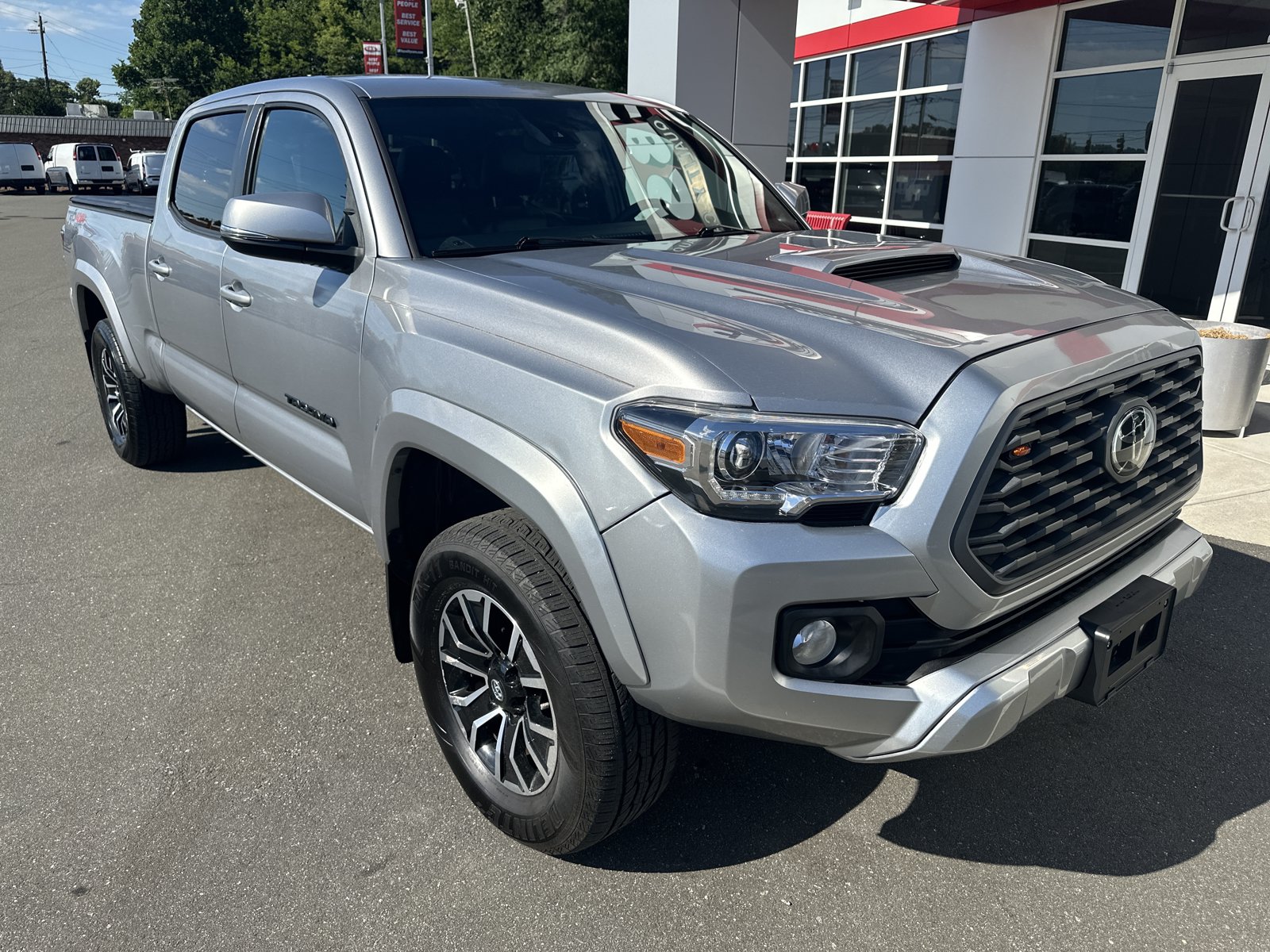 Used 2021 Toyota Tacoma TRD Sport AWD/4WD image 2
