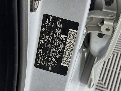 Used 2012 Hyundai Accent GS image 27