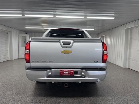 Used 2013 Chevrolet Avalanche LTZ image 5