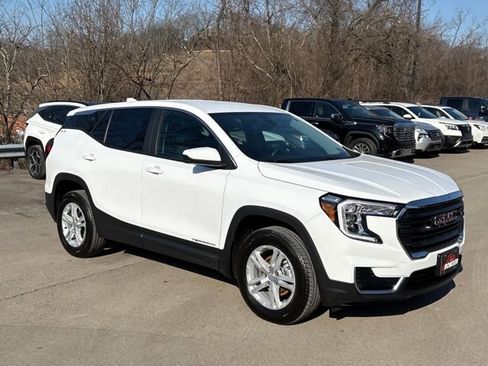 Used 2024 GMC Terrain SLE image 7
