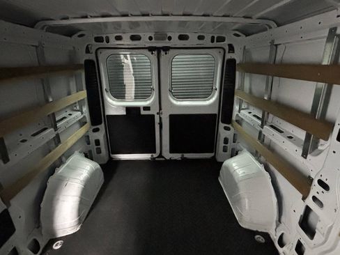 Used 2025 RAM ProMaster 2500 w/ U-Haul Equipment Group FWD image 27