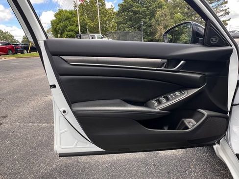 Used 2022 Honda Accord Sport image 10
