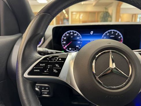 Used 2025 Mercedes-Benz GLA 250 image 16