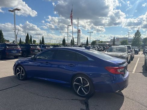 Used 2018 Honda Accord Sport image 6