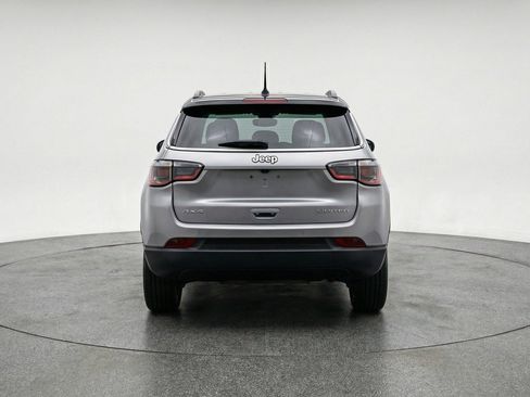 Used 2025 Jeep Compass Limited AWD/4WD image 7