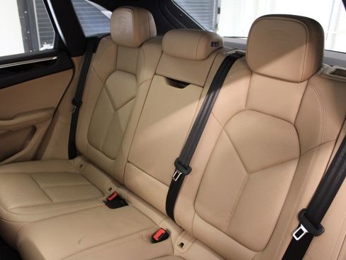 Certified 2023 Porsche Macan Turbo image 35