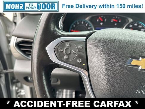 Used 2022 Chevrolet Traverse LT image 17