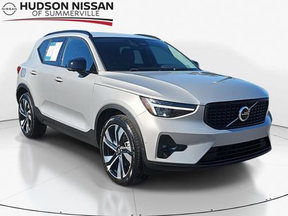 Used 2025 Volvo XC40 B5 Plus