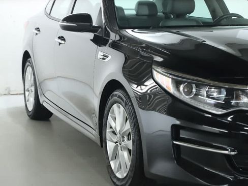 Used 2018 Kia Optima EX w/ Premium Package FWD image 8