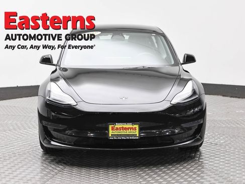 Used 2023 Tesla Model 3 Standard Range image 2