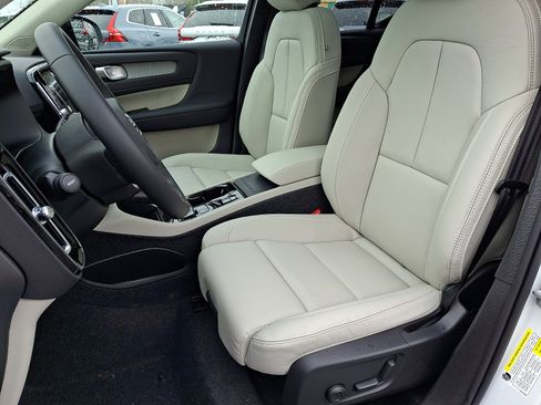 New 2026 Volvo XC40 B5 Plus w/ Protection Package Premier image 8