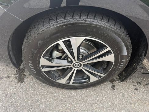 Certified 2023 Nissan Sentra SV FWD image 31