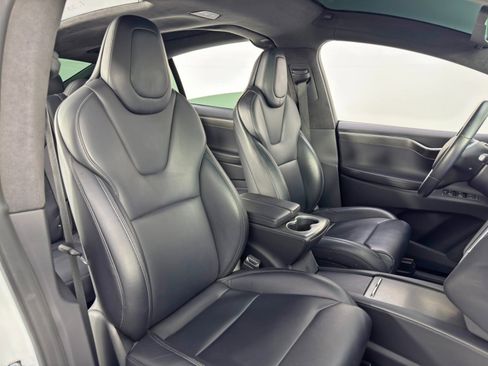 Used 2017 Tesla Model X 75D image 37