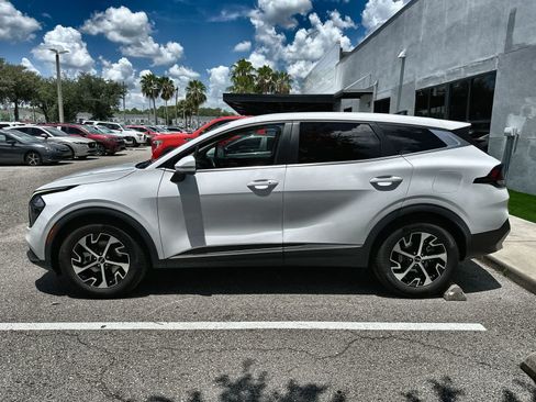 Used 2023 Kia Sportage EX FWD image 5