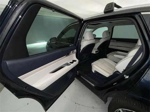Used 2021 Hyundai Palisade Limited image 23