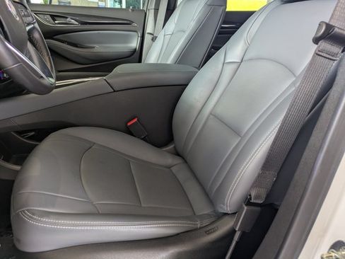 Used 2023 Buick Enclave Essence w/ Experience Buick Package FWD image 15