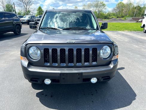 Used 2014 Jeep Patriot Latitude image 9