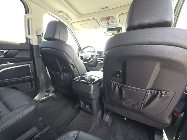 Used 2025 Kia Telluride EX w/ EX Captain's Chair Package FWD image 17