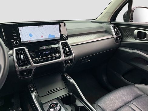 Used 2023 Kia Sorento EX image 23