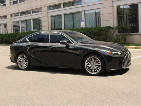 Used 2022 Lexus IS 300 AWD w/ Premium Package image 2