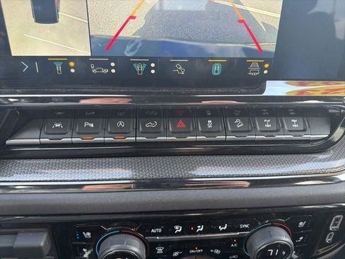 Used 2023 Chevrolet Silverado 1500 ZR2 w/ Technology Package AWD/4WD image 26