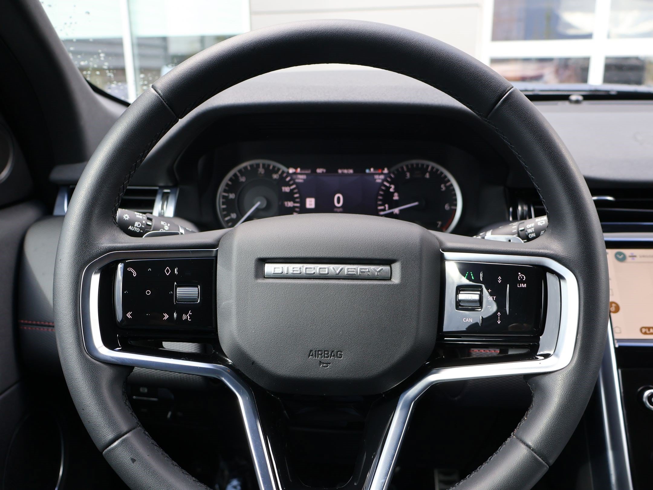 Used 2023 Land Rover Discovery Sport SE R-Dynamic AWD/4WD image 18