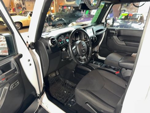 Used 2017 Jeep Wrangler Unlimited Sport w/ Quick Order Package 24S image 13