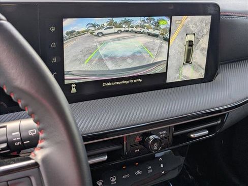 Certified 2025 Nissan Kicks SR image 14