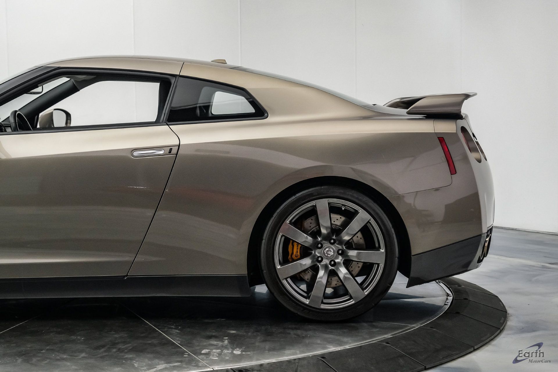 Used 2009 Nissan GT-R Premium AWD/4WD image 12