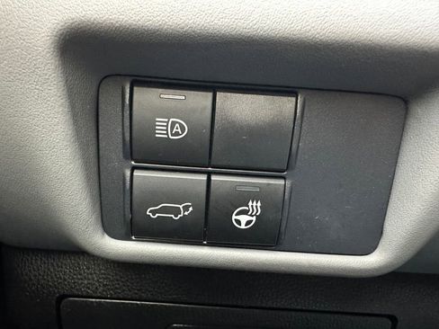 Used 2021 Toyota Highlander Limited image 26