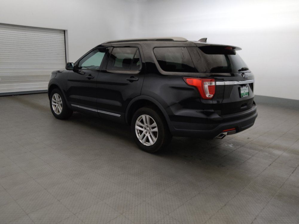 Used 2018 Ford Explorer XLT AWD/4WD image 3