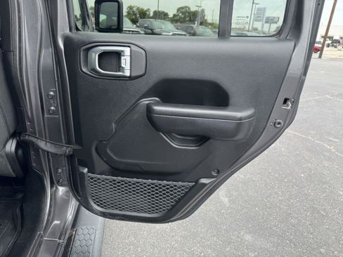 Used 2021 Jeep Wrangler Unlimited Sport AWD/4WD image 35