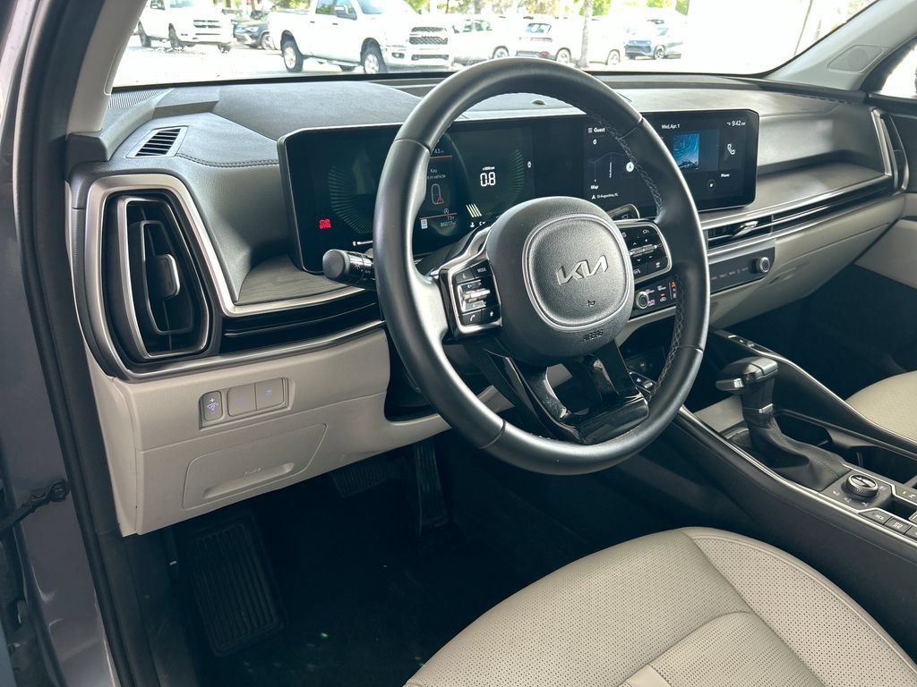 Used 2024 Kia Sorento X-Line EX AWD/4WD image 12